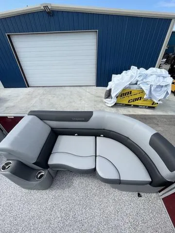 Slide: The Image of Veranda VR22RC Bi-Toon 2023 - 15