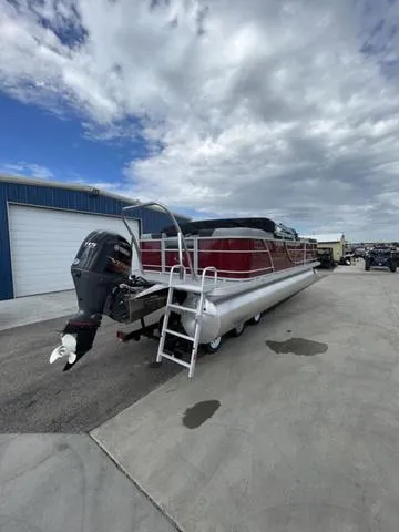 Slide: The Image of Veranda VR22RC Bi-Toon 2023 - 2