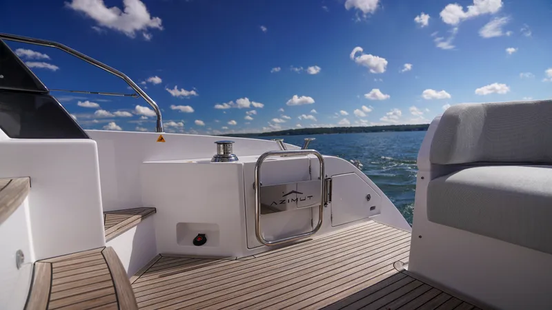 Slide: The Image of Azimut Fly 53 2026 - 10