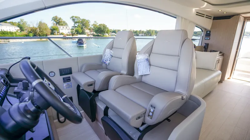 Slide: The Image of Azimut Fly 53 2026 - 24