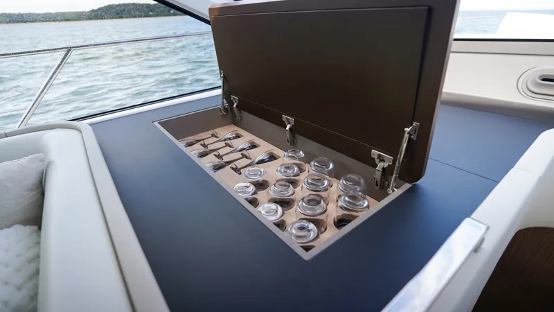 Slide: The Image of Azimut Fly 53 2026 - 25