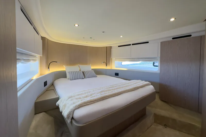 Slide: The Image of Azimut Fly 53 2026 - 28