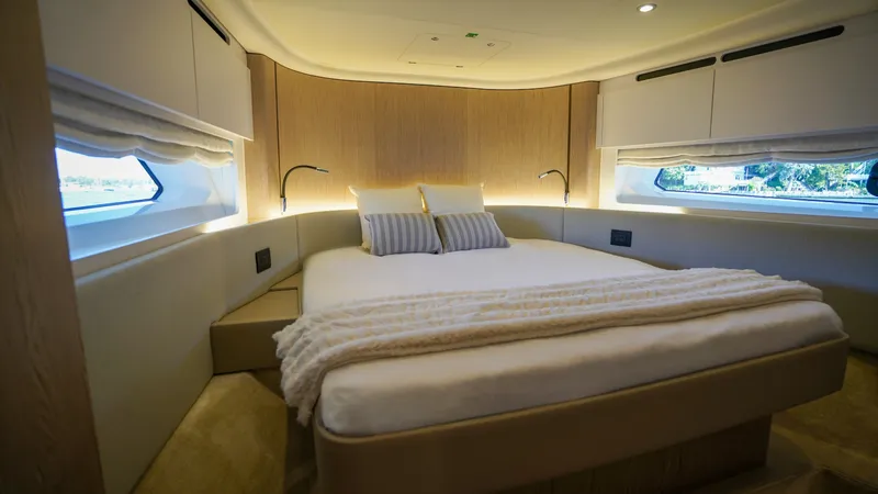 Slide: The Image of Azimut Fly 53 2026 - 30