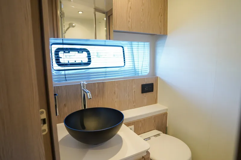 Slide: The Image of Azimut Fly 53 2026 - 32