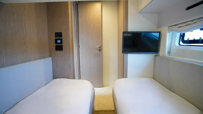 Slide: The Image of Azimut Fly 53 2026 - 35