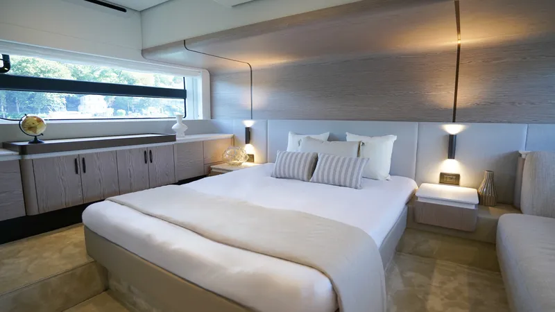 Slide: The Image of Azimut Fly 53 2026 - 38