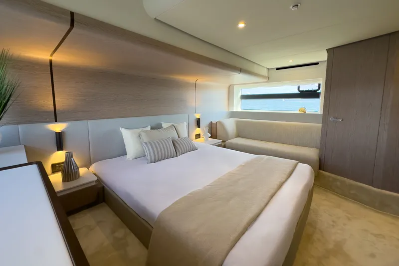 Slide: The Image of Azimut Fly 53 2026 - 40