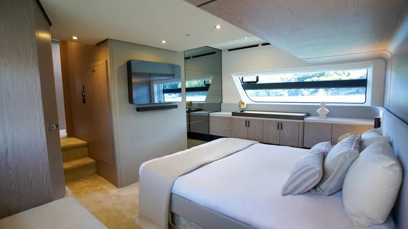 Slide: The Image of Azimut Fly 53 2026 - 41