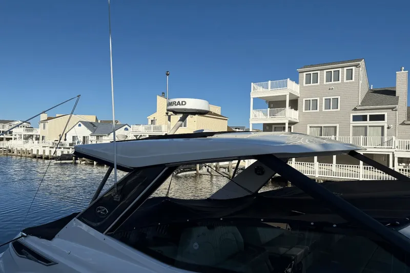 Slide: The Image of Sea Ray 320 SUNDANCER 2021 - 5