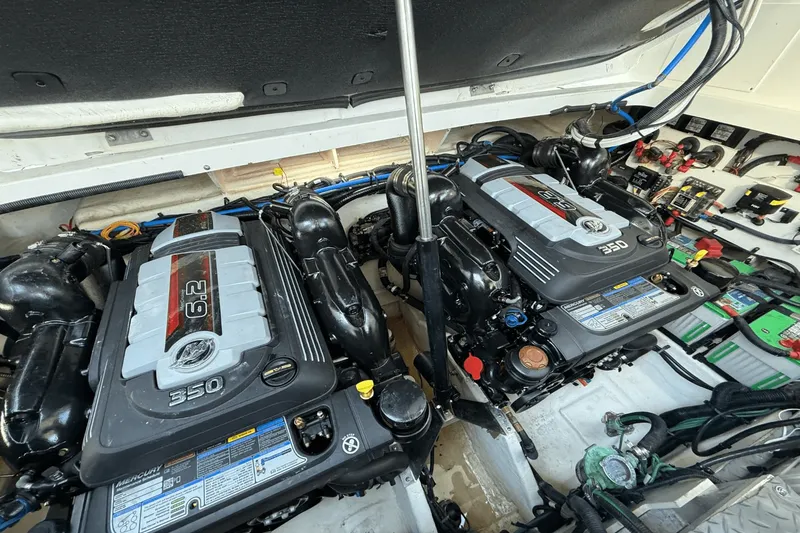 Slide: The Image of Sea Ray 320 SUNDANCER 2021 - 71
