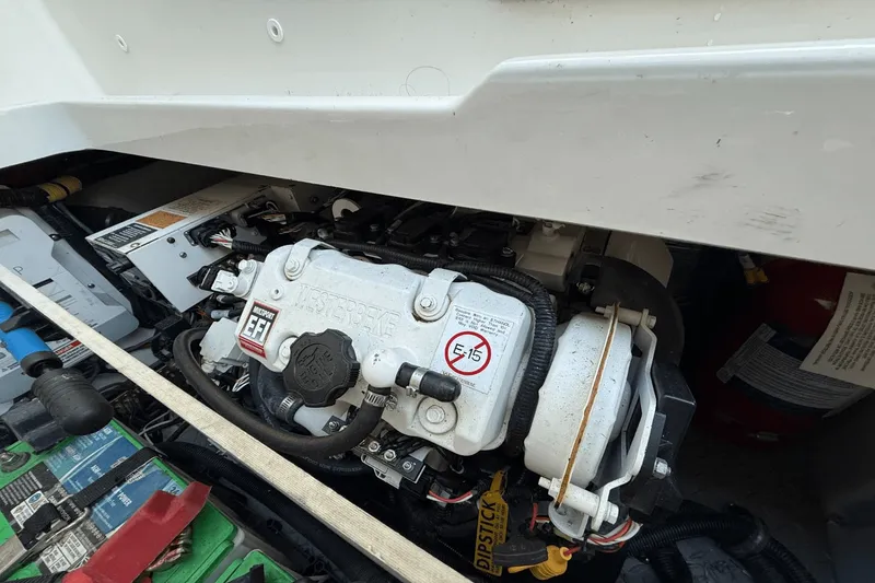 Slide: The Image of Sea Ray 320 SUNDANCER 2021 - 73