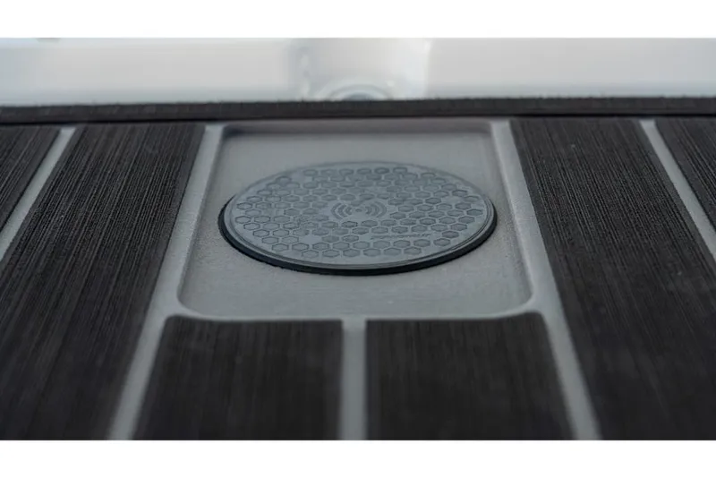 Slide: The Image of Boston Whaler 280 Dauntless 2023 - 65