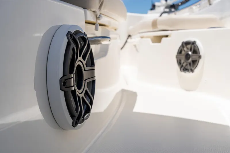 Slide: The Image of Boston Whaler 280 Dauntless 2023 - 97