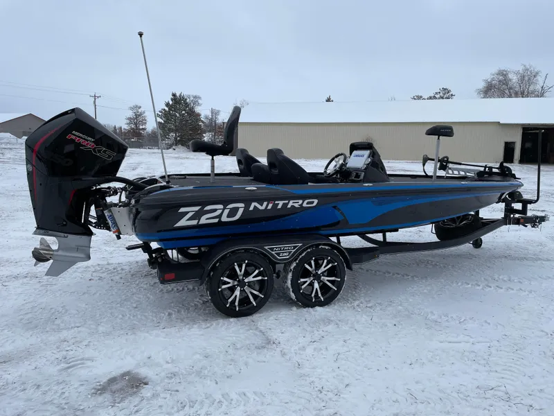 The Image of 2023 Nitro Z20 boat on a snowy day. - 0