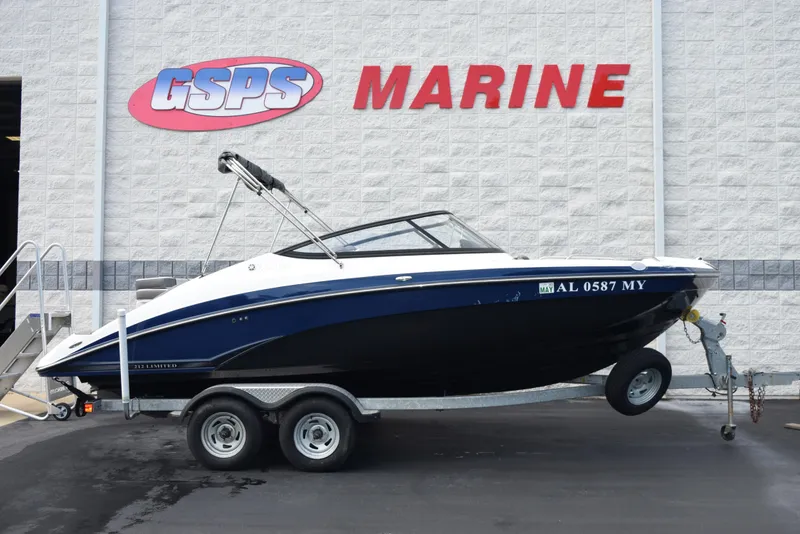 The Image of 2017 Yamaha Boats 212 Limited on trailer at GSPS Marine dealership. - 1
