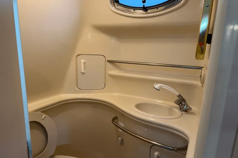 Slide: The Image of Sea Ray 340 Sundancer 2000 - 24