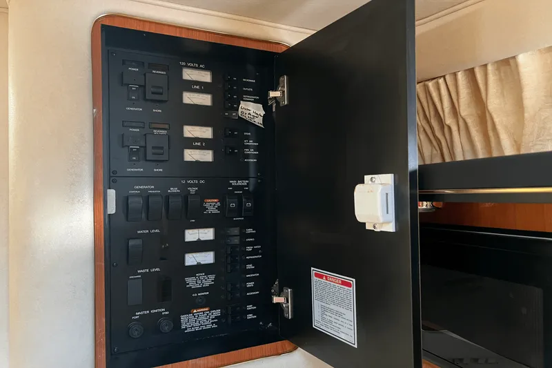 Slide: The Image of Sea Ray 340 Sundancer 2000 - 28