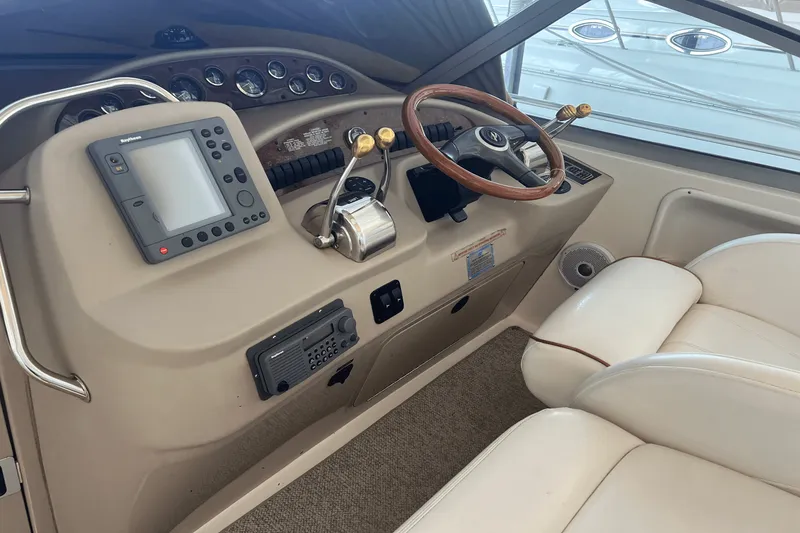 Slide: The Image of Sea Ray 340 Sundancer 2000 - 4