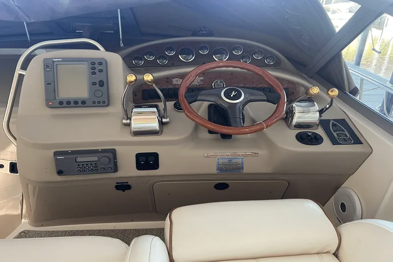 Slide: The Image of Sea Ray 340 Sundancer 2000 - 5