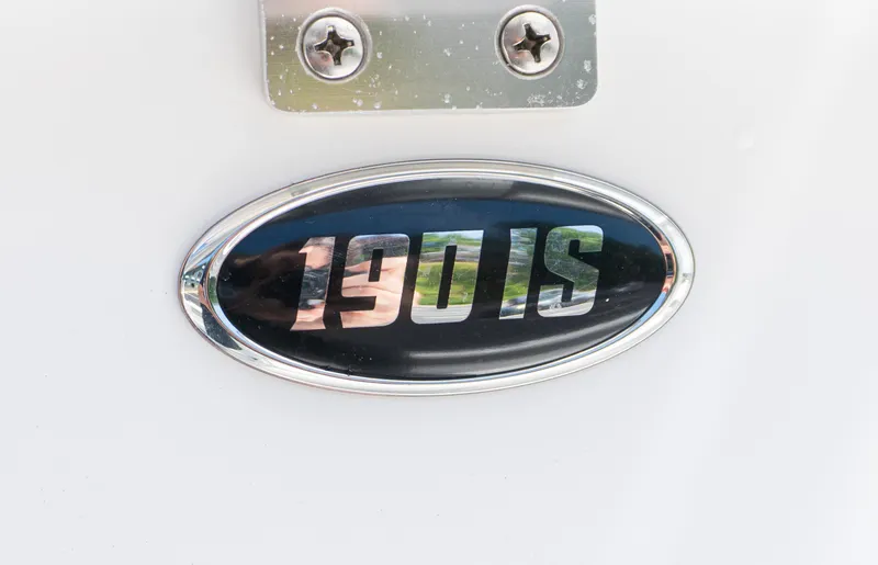 Slide: The Image of 2023 Savannah 190 IS model emblem on white surface - 16