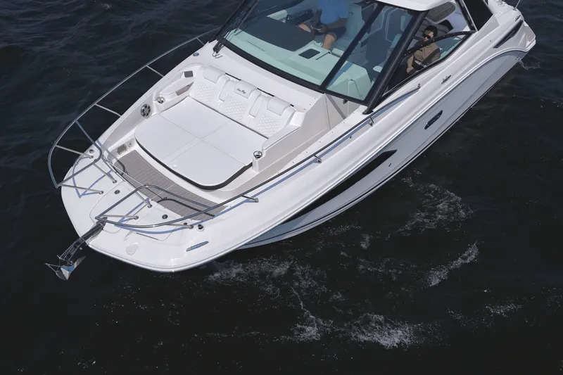 Slide: The Image of Sea Ray 320 SUNDANCER 2025 - 5