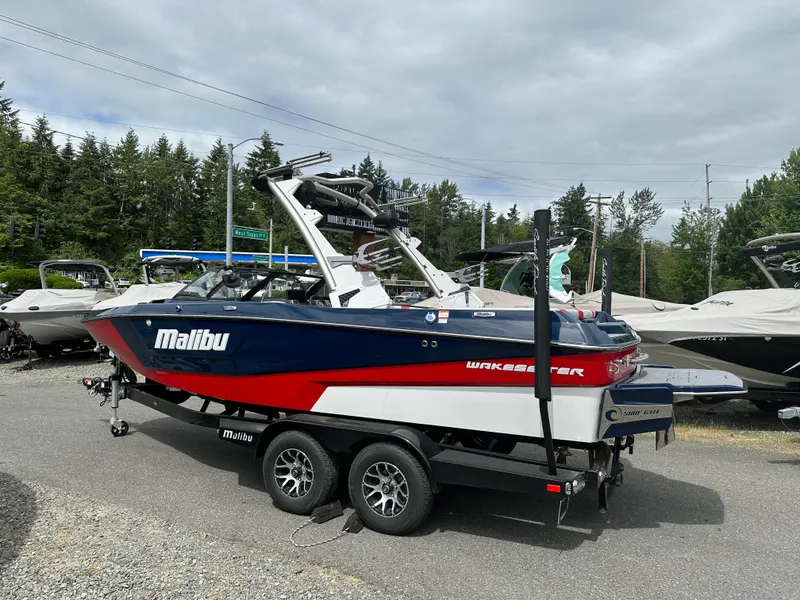 Slide: The Image of Malibu Wakesetter 21 LX 2023 - 7