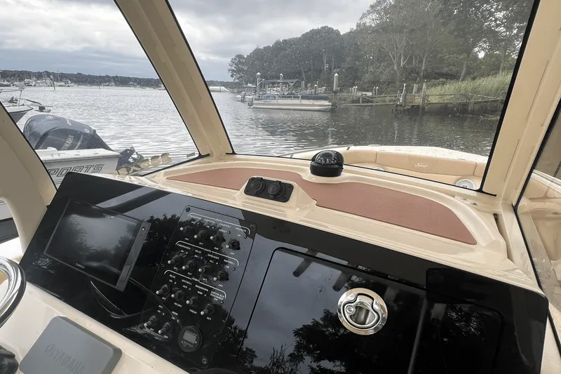 Slide: The Image of Scout 235 XSF 2020 - 14