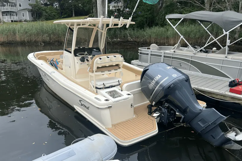 Slide: The Image of Scout 235 XSF 2020 - 2