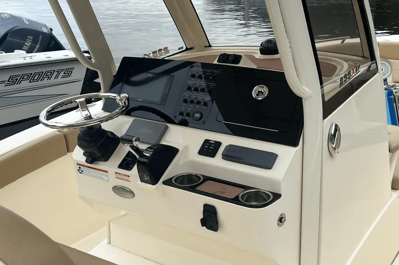 Slide: The Image of Scout 235 XSF 2020 - 3