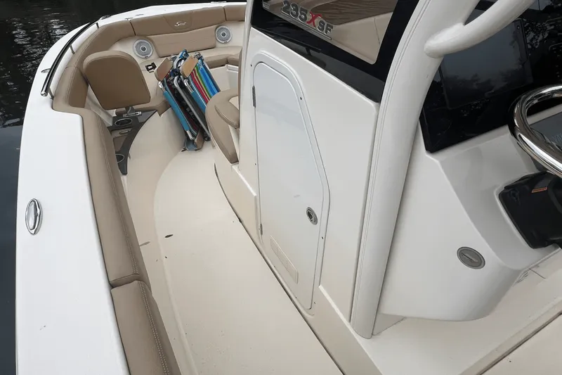 Slide: The Image of Scout 235 XSF 2020 - 7