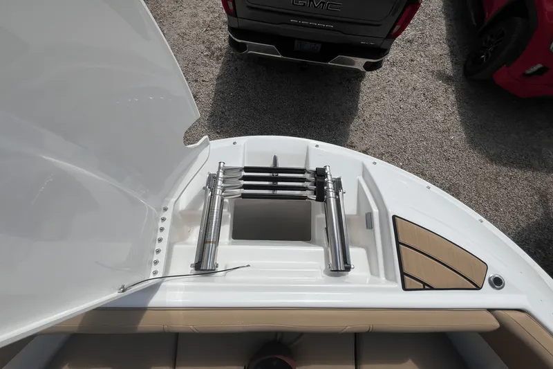 Slide: The Image of Sea Ray SDX 230 Outboard 2026 - 19