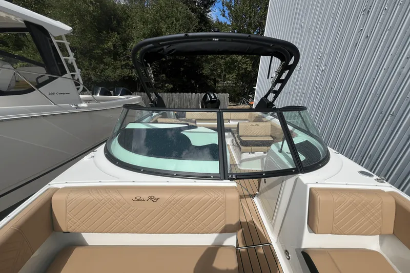 Slide: The Image of Sea Ray SDX 230 Outboard 2026 - 21