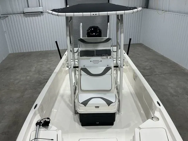 Slide: The Image of Skeeter SX230 2023 - 10