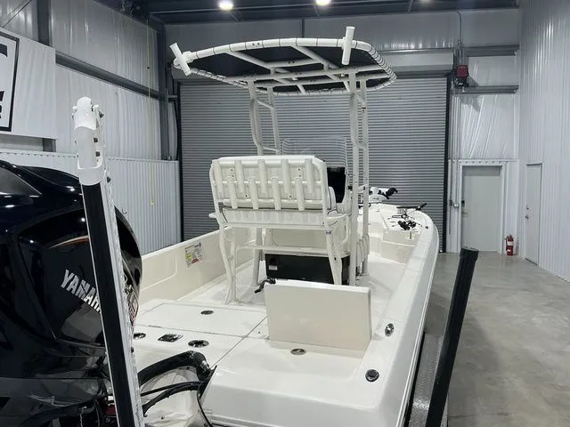 Slide: The Image of Skeeter SX230 2023 - 14