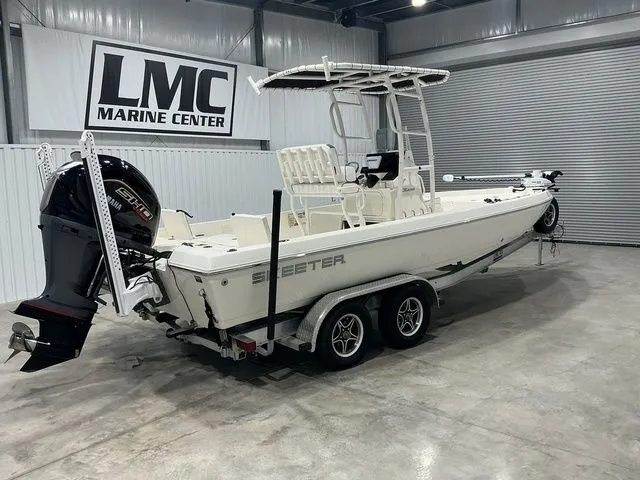 Slide: The Image of Skeeter SX230 2023 - 16