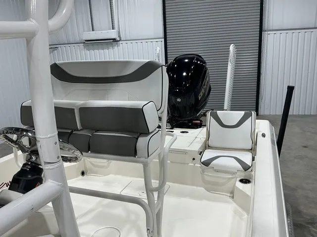 Slide: The Image of Skeeter SX230 2023 - 22