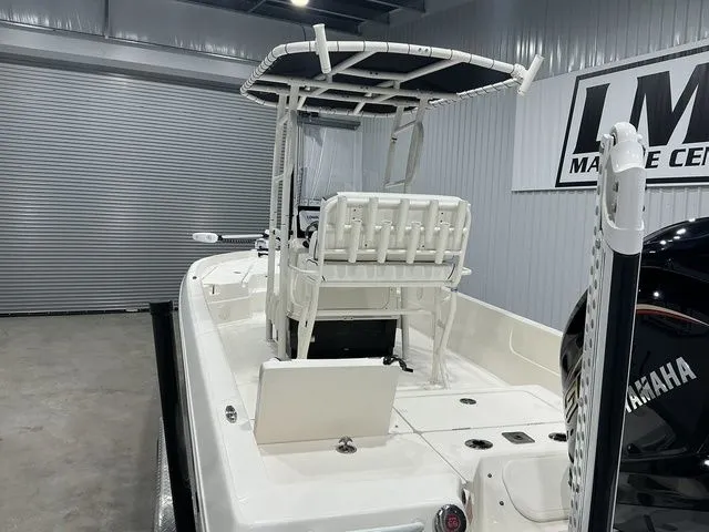 Slide: The Image of Skeeter SX230 2023 - 23