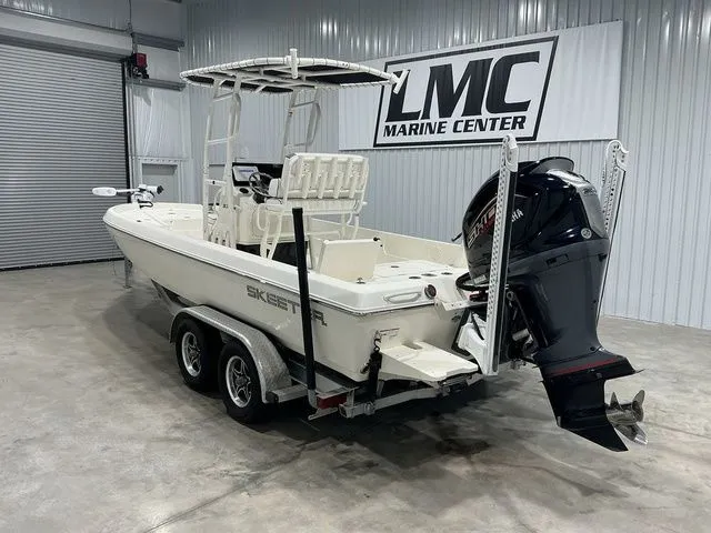 Slide: The Image of Skeeter SX230 2023 - 3