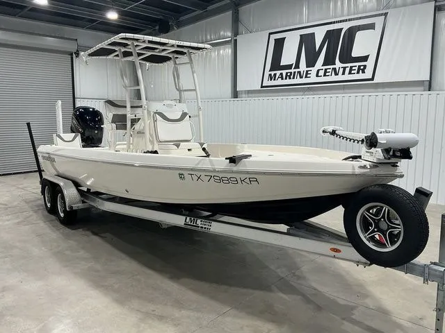 Slide: The Image of Skeeter SX230 2023 - 4