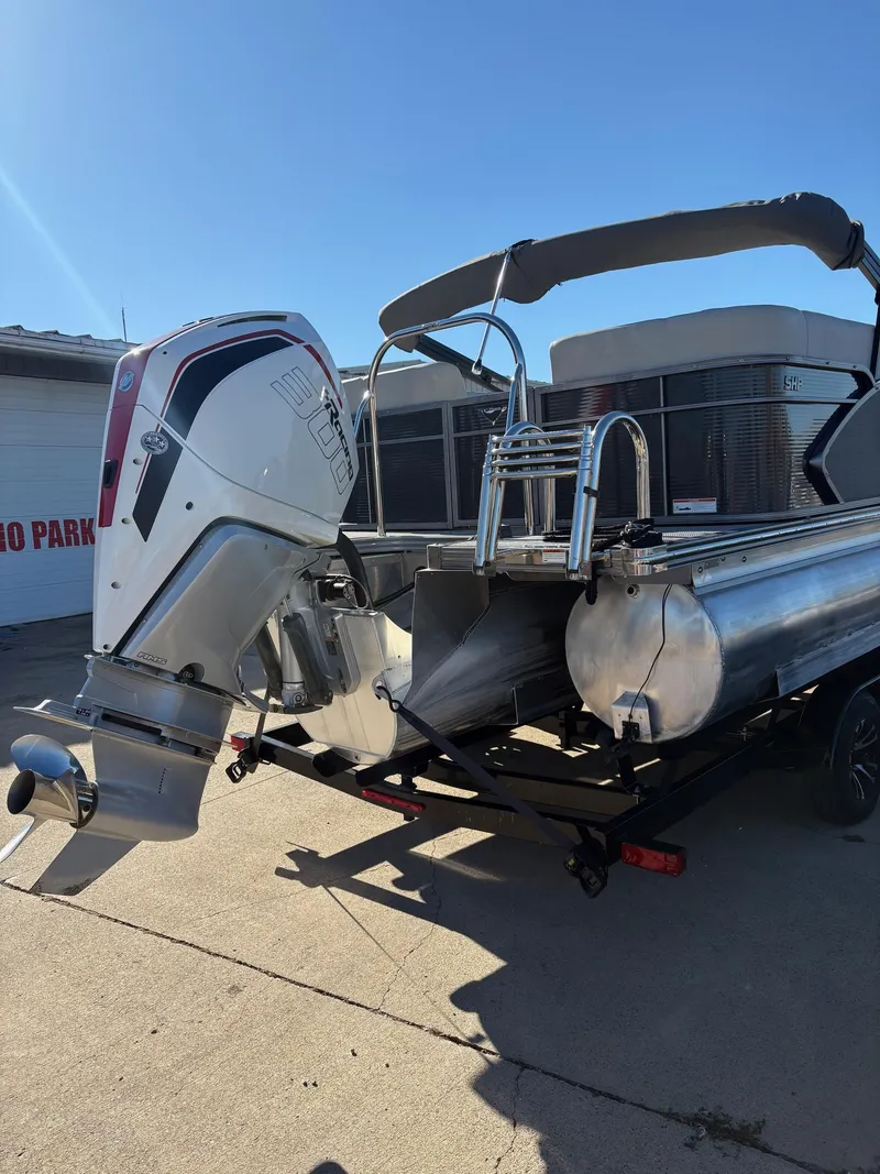 Slide: The Image of Manitou 23 Encore RF SHP 575 2022 - 13