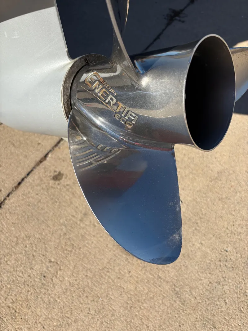 Slide: The Image of Manitou 23 Encore RF SHP 575 2022 - 19