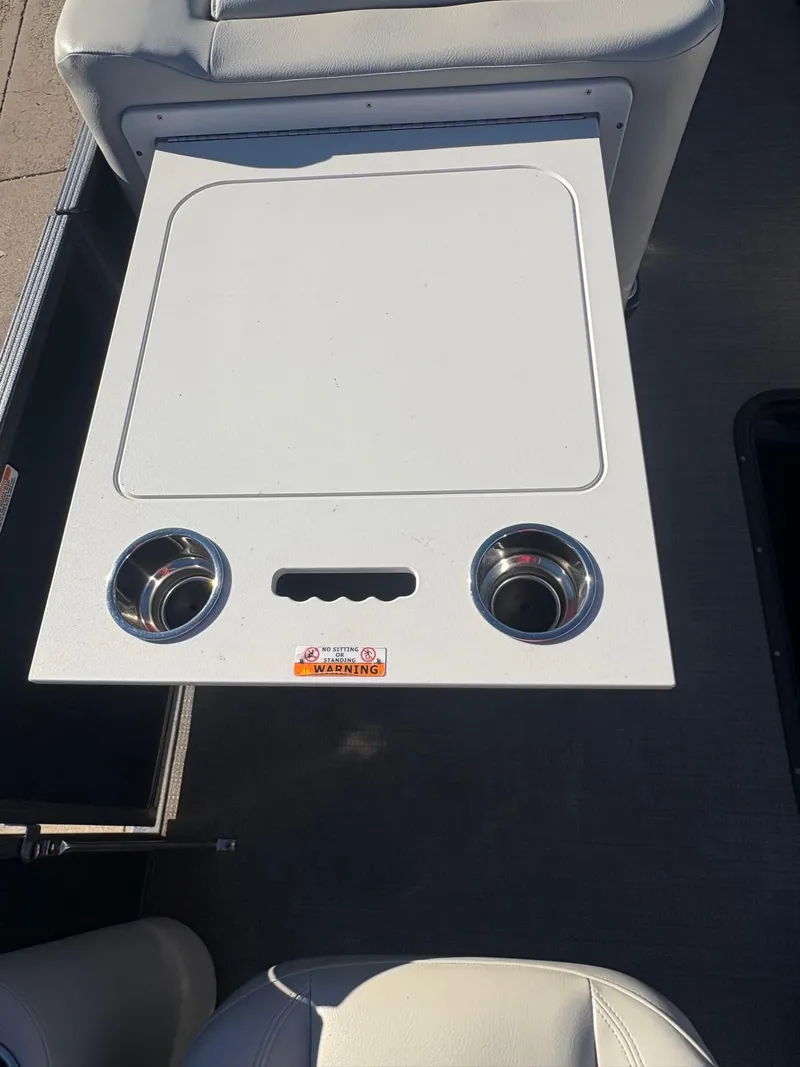 Slide: The Image of Manitou 23 Encore RF SHP 575 2022 - 24