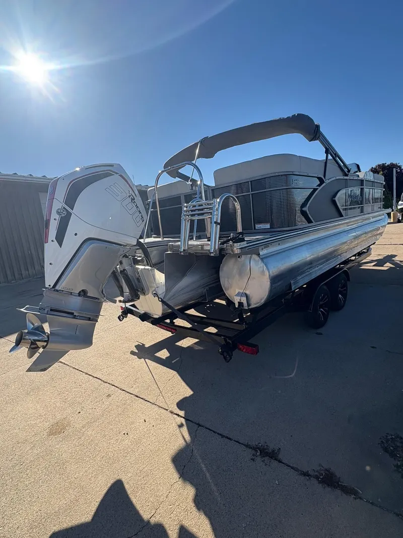 Slide: The Image of Manitou 23 Encore RF SHP 575 2022 - 8