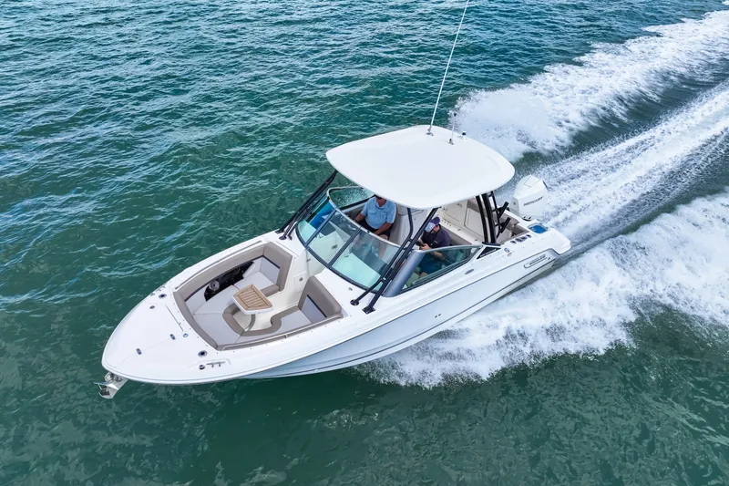 Slide: The Image of Boston Whaler 240 Vantage 2026 - 10