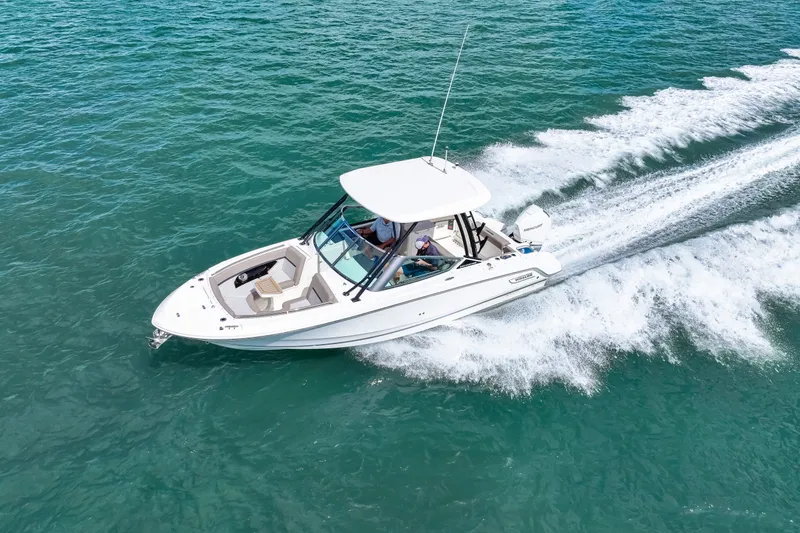 Slide: The Image of Boston Whaler 240 Vantage 2026 - 11