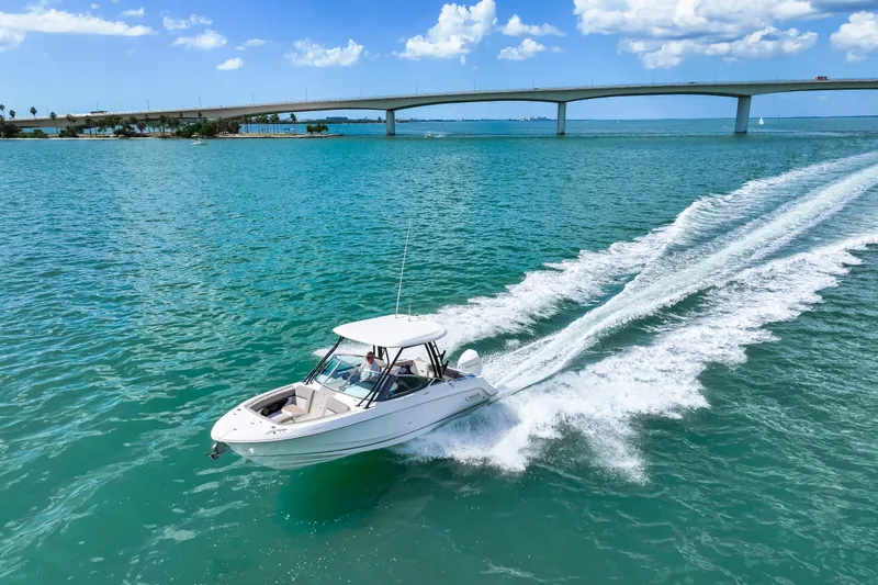 Slide: The Image of Boston Whaler 240 Vantage 2026 - 12
