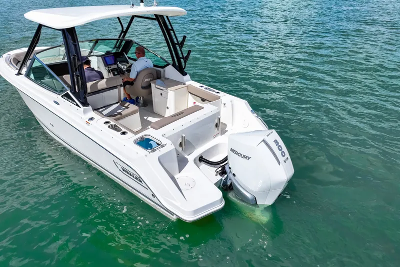 Slide: The Image of Boston Whaler 240 Vantage 2026 - 7