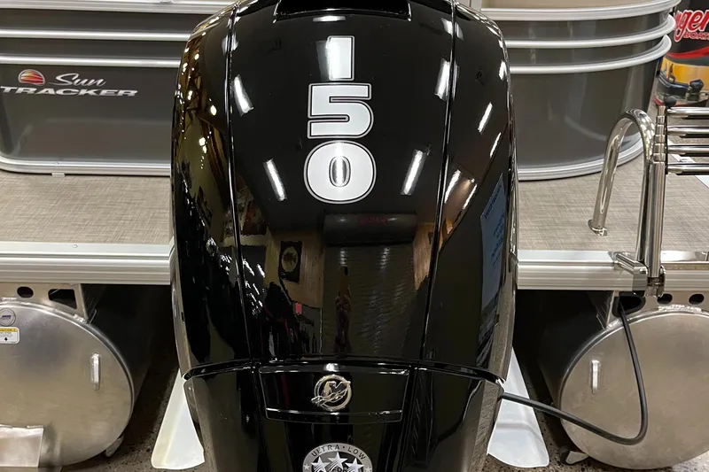 Slide: The Image of 2023 Sun Tracker Party Barge 22 RF DLX with 150 HP outboard motor. - 9