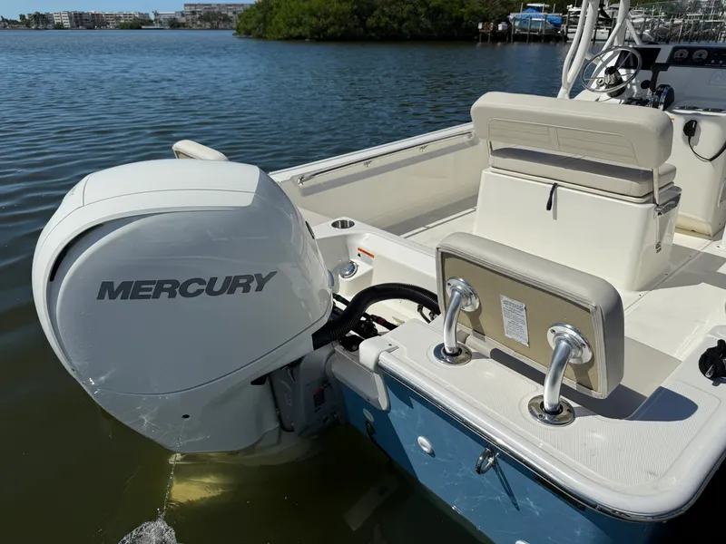 Slide: The Image of Boston Whaler 190 Montauk 2026 - 13