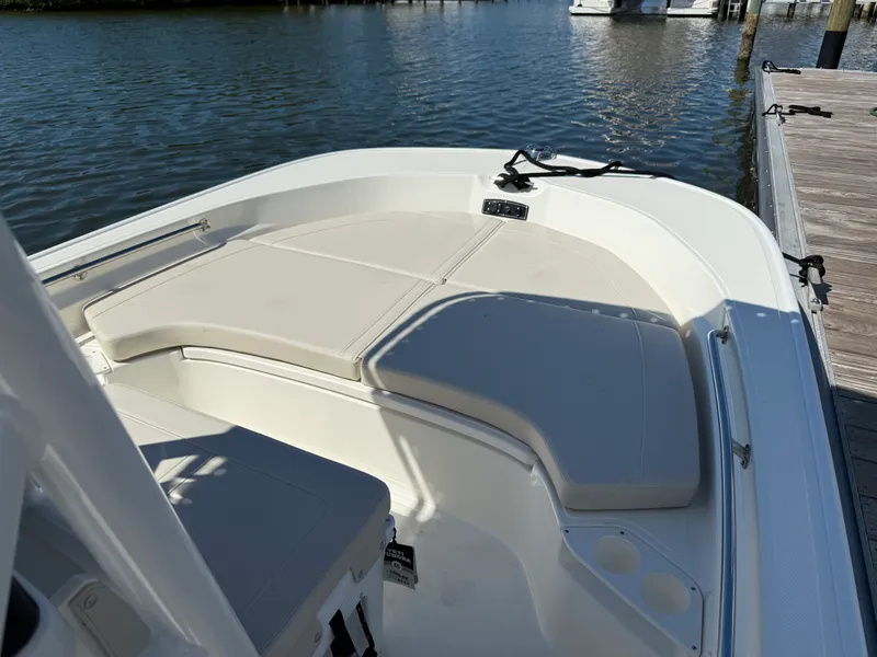 Slide: The Image of Boston Whaler 190 Montauk 2026 - 22